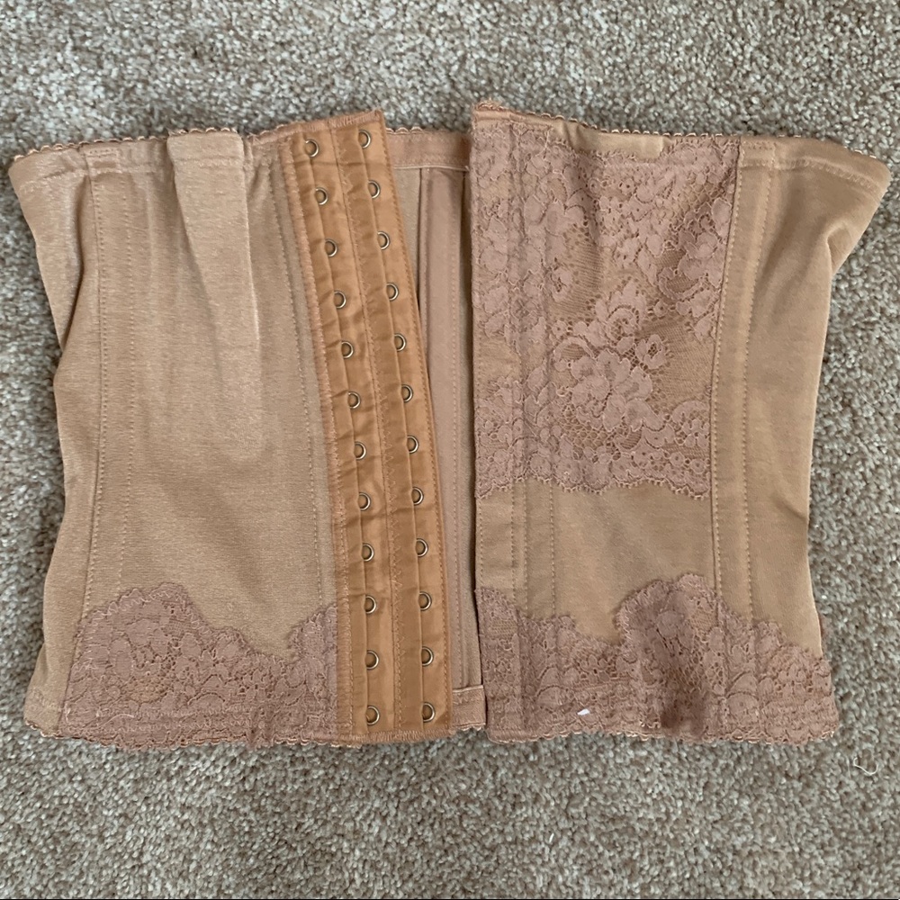 Racial waist trainer